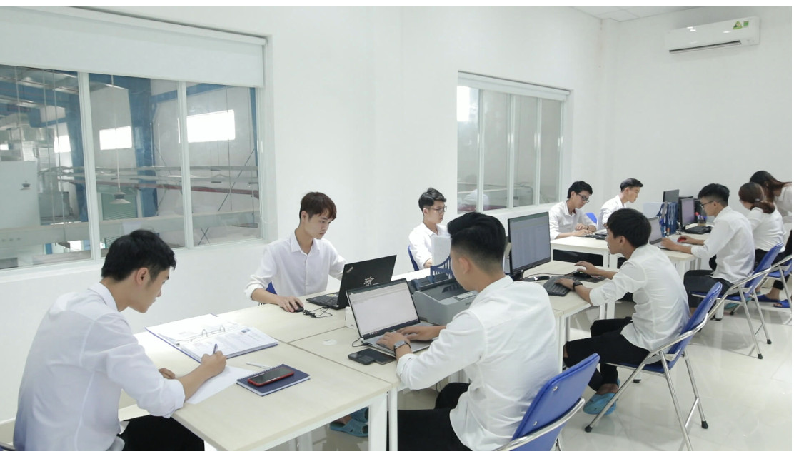 MÔI TRƯỜNG LÀM VIỆC CHUYÊN NGHIỆP MÔI TRƯỜNG LÀM VIỆC CHUYÊN NGHIỆP